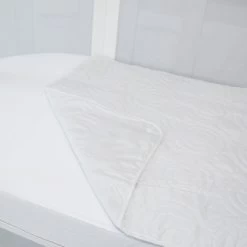 Organic Amani Bebe Quilt - White